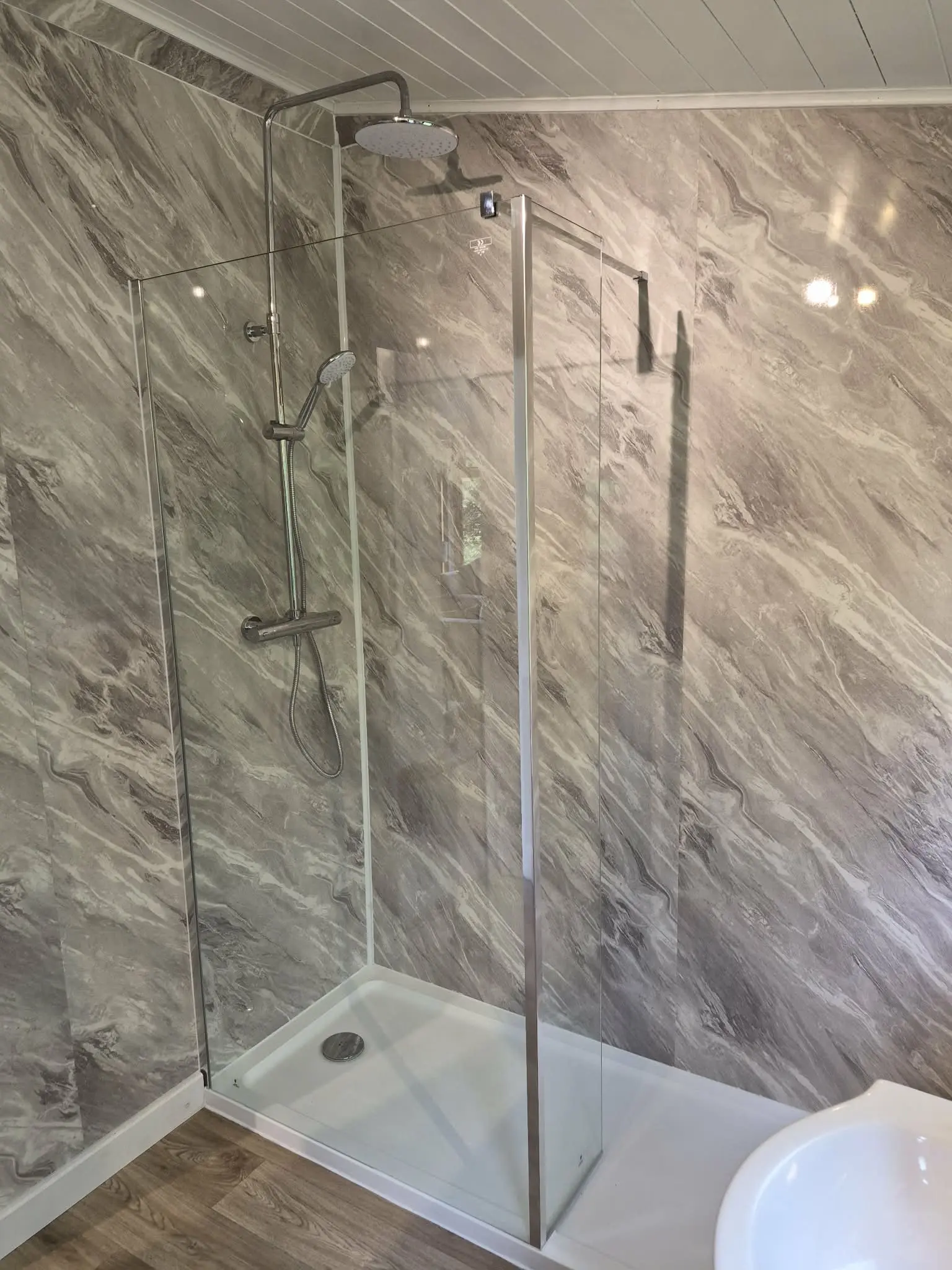 Walk-in shower in Torridge Lodge