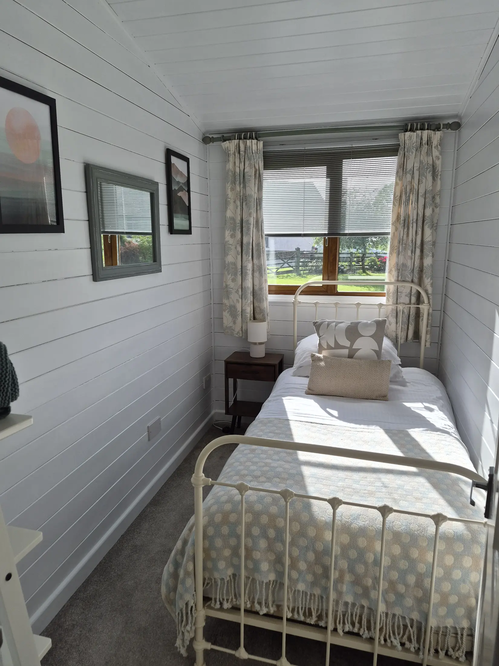 Second single bedroom in Torridge Lodge